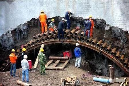 凤翔隧道钢花管支护案例