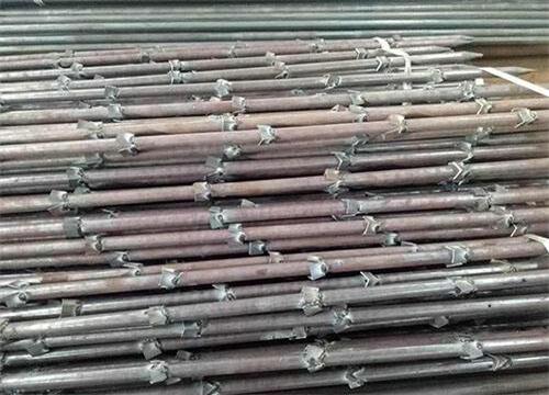 凤翔隧道钢花管